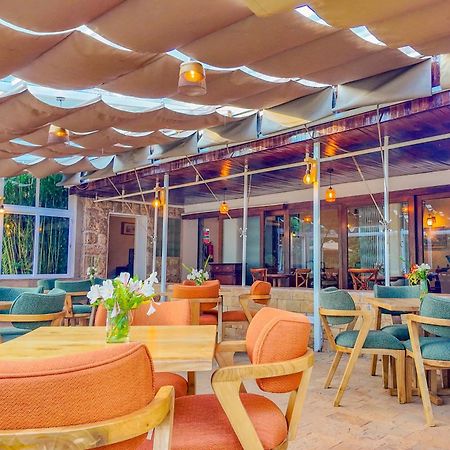 Zereniti House Hotel Muyaka ภายนอก รูปภาพ