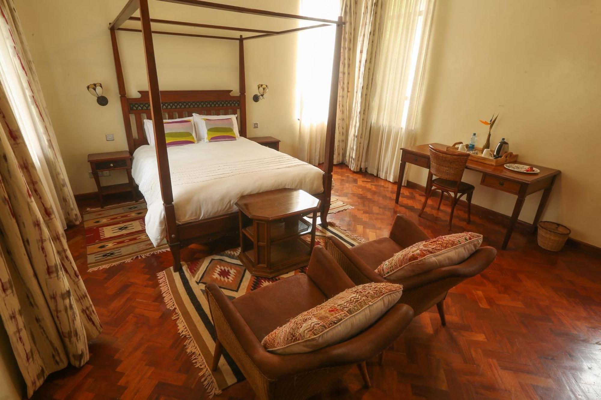 Zereniti House Hotel Muyaka ภายนอก รูปภาพ