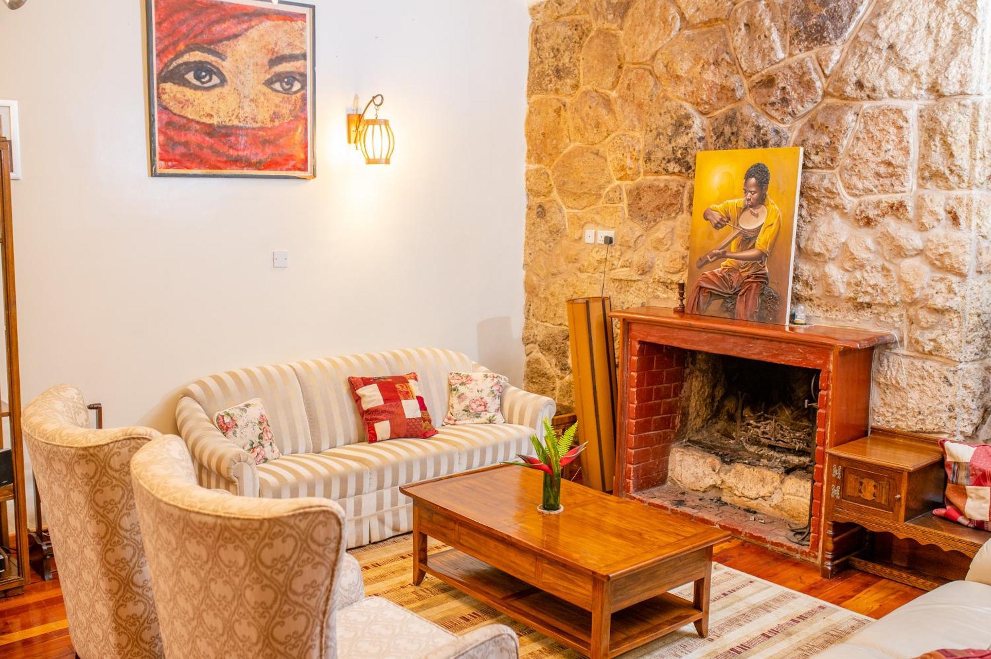 Zereniti House Hotel Muyaka ภายนอก รูปภาพ