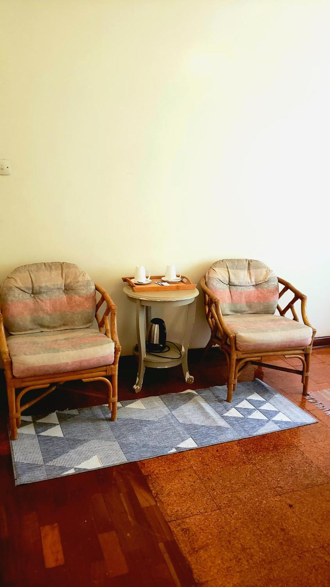 Zereniti House Hotel Muyaka ภายนอก รูปภาพ
