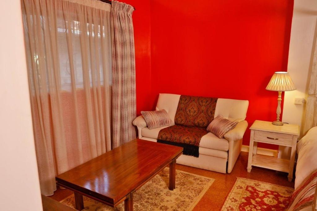 Zereniti House Hotel Muyaka ภายนอก รูปภาพ