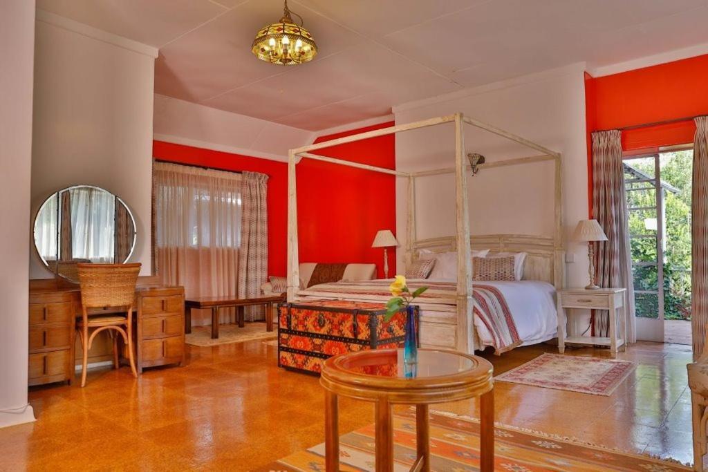 Zereniti House Hotel Muyaka ภายนอก รูปภาพ
