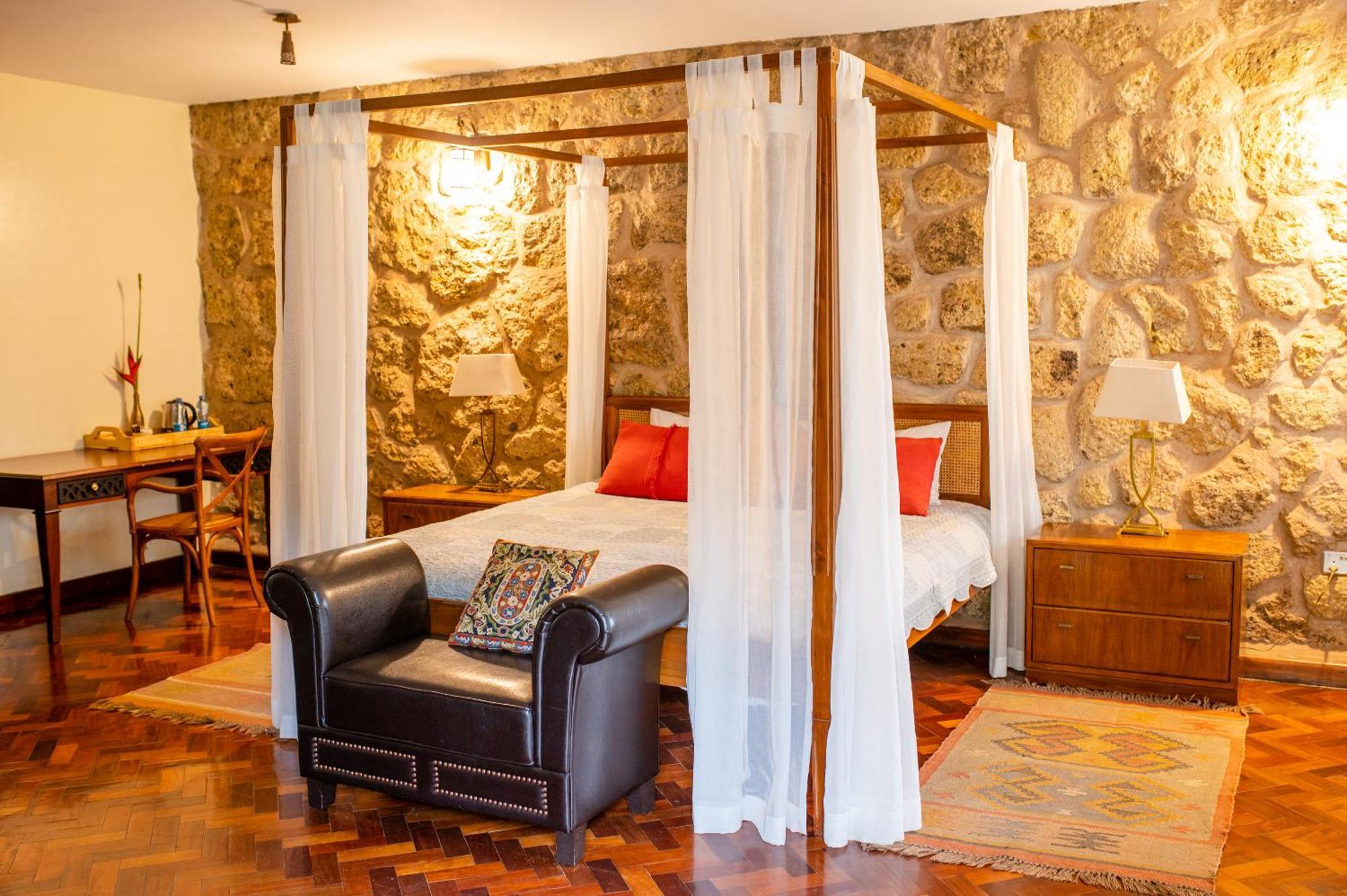 Zereniti House Hotel Muyaka ภายนอก รูปภาพ