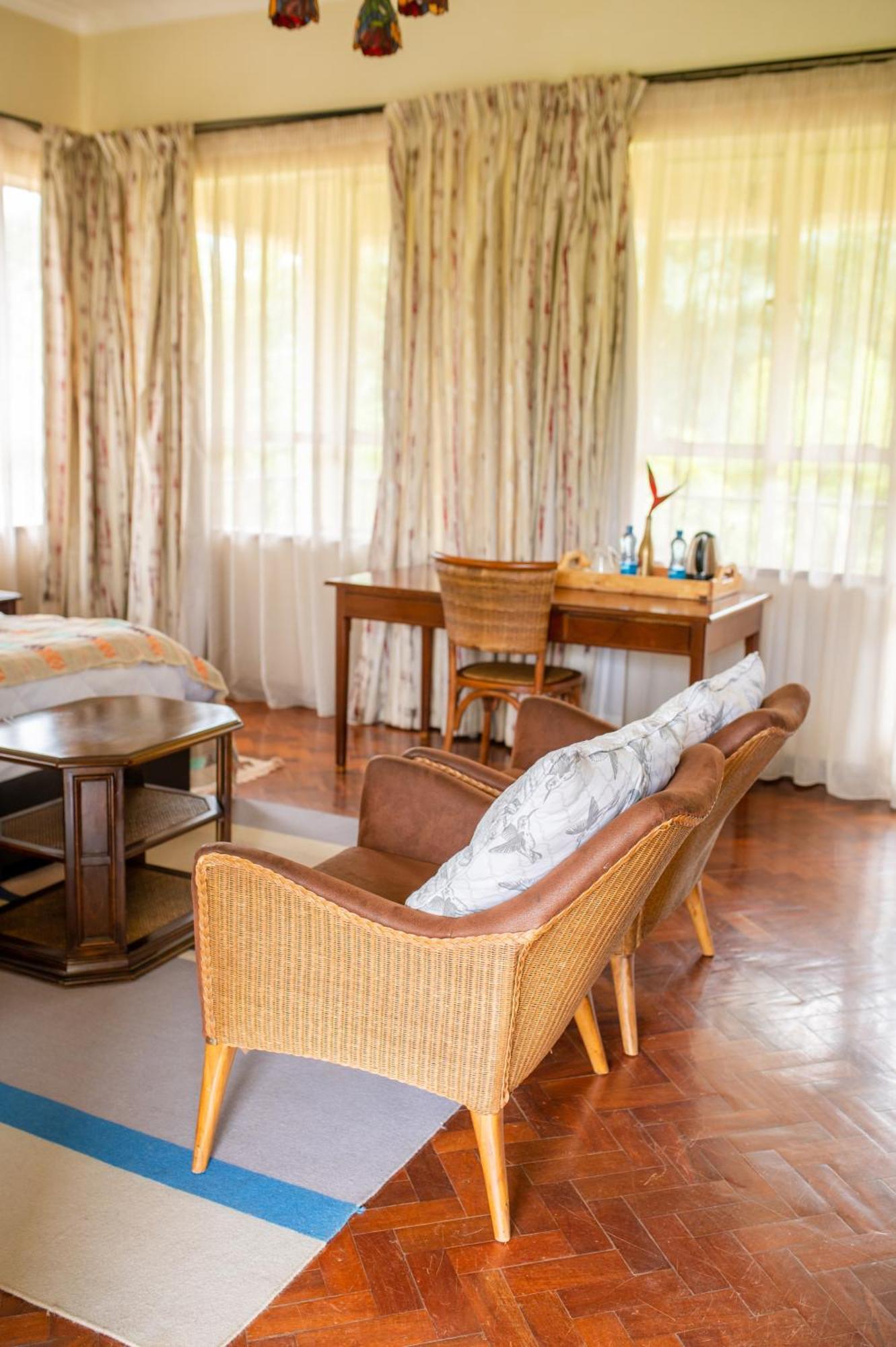 Zereniti House Hotel Muyaka ภายนอก รูปภาพ