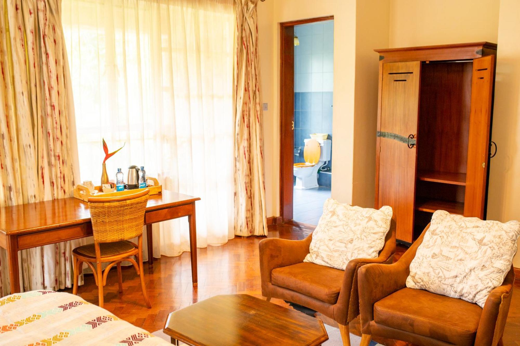 Zereniti House Hotel Muyaka ภายนอก รูปภาพ