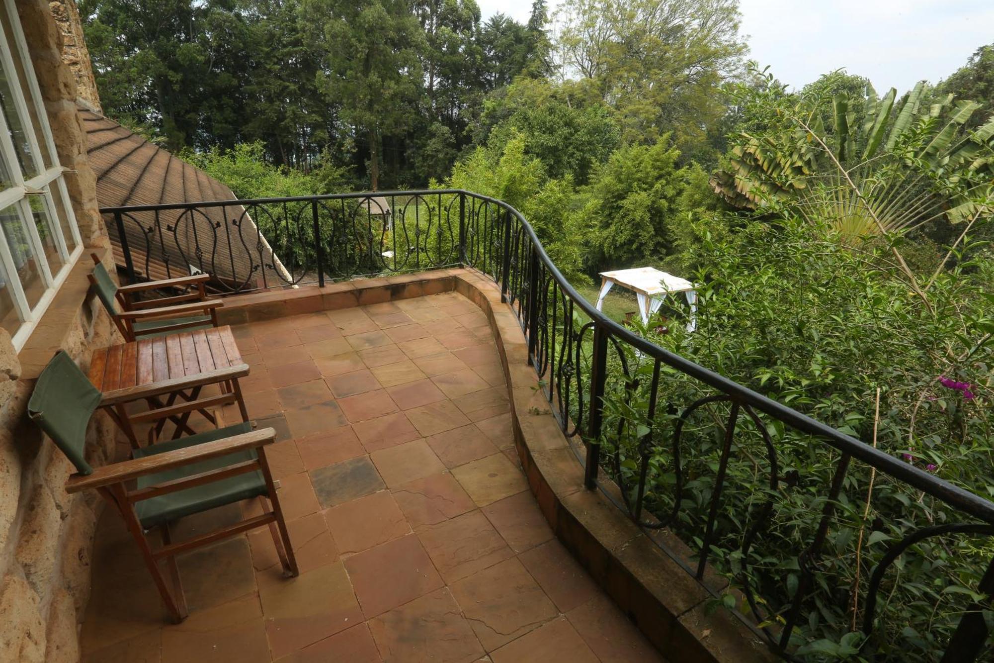 Zereniti House Hotel Muyaka ภายนอก รูปภาพ
