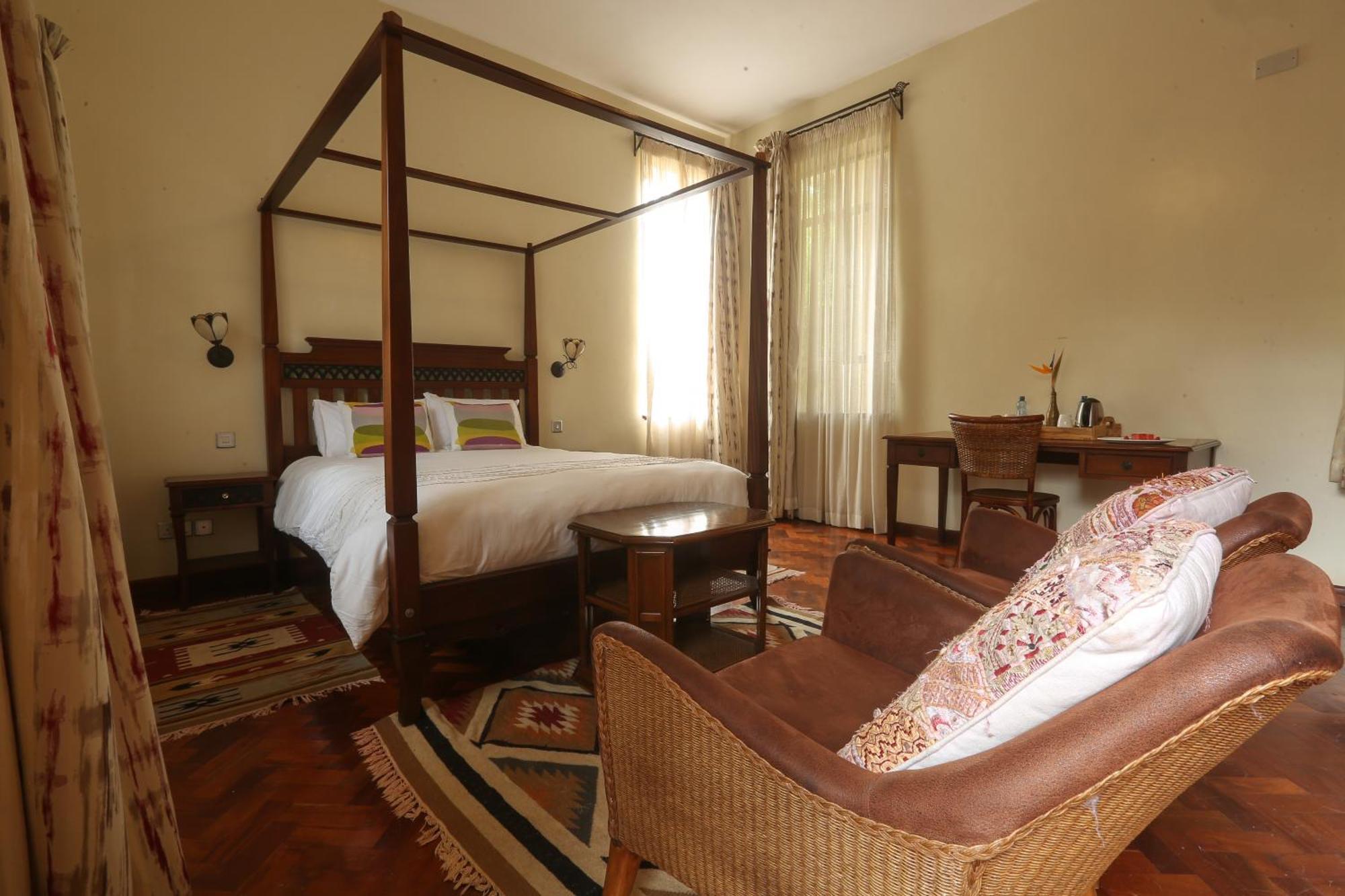Zereniti House Hotel Muyaka ภายนอก รูปภาพ