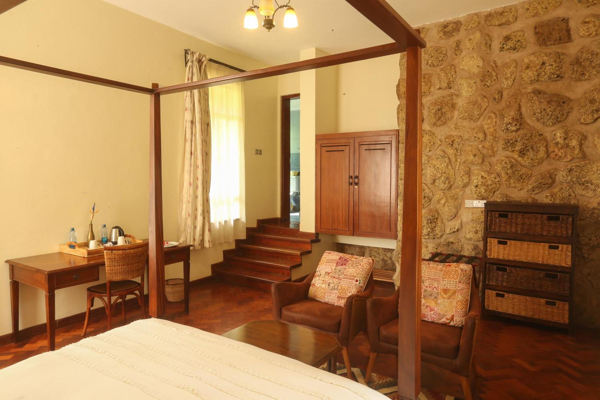Zereniti House Hotel Muyaka ภายนอก รูปภาพ