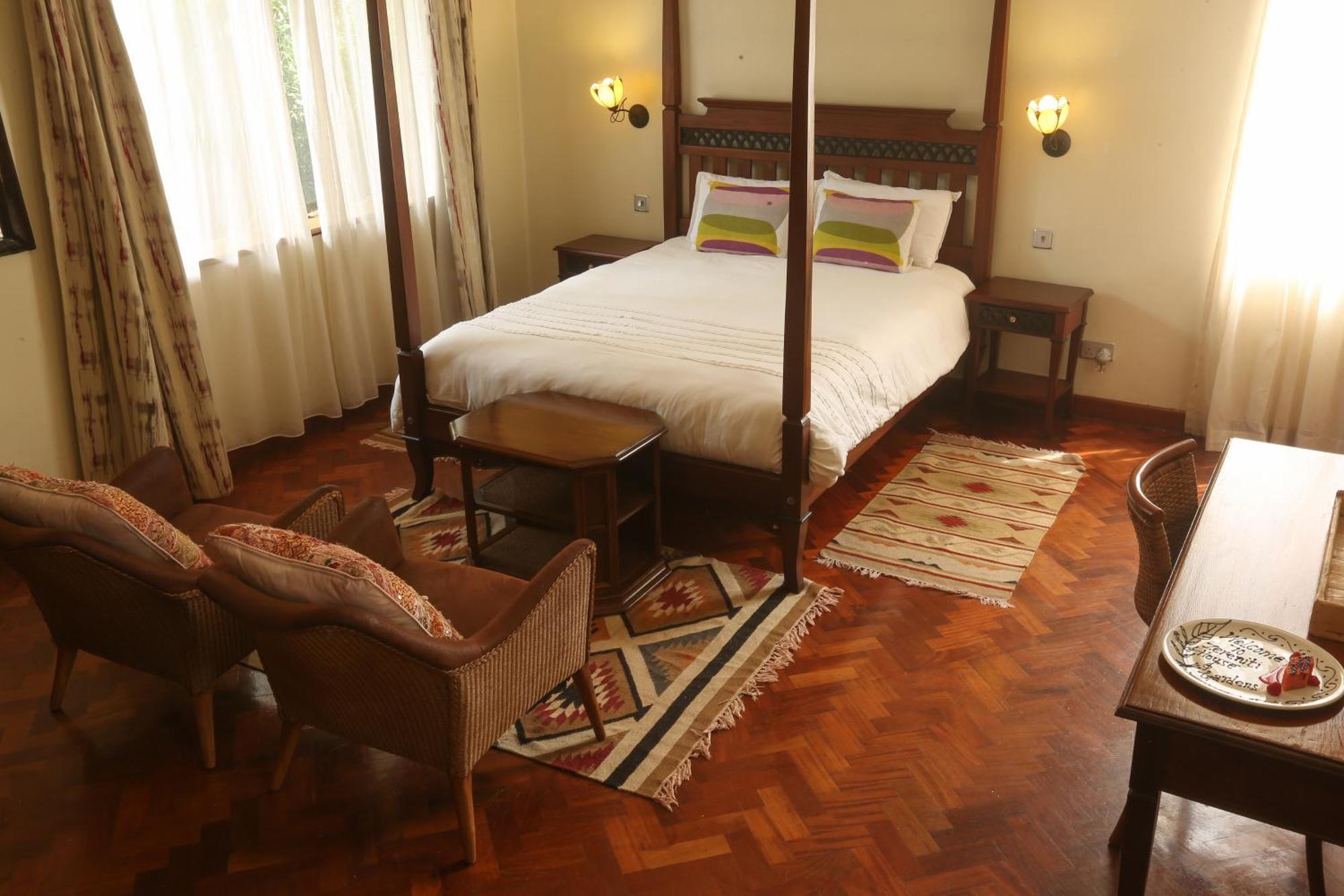 Zereniti House Hotel Muyaka ภายนอก รูปภาพ