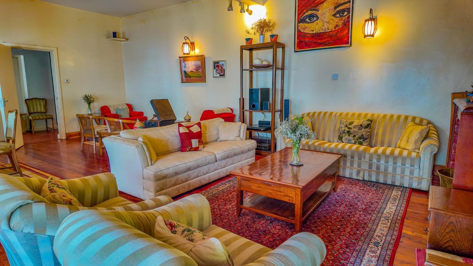 Zereniti House Hotel Muyaka ภายนอก รูปภาพ
