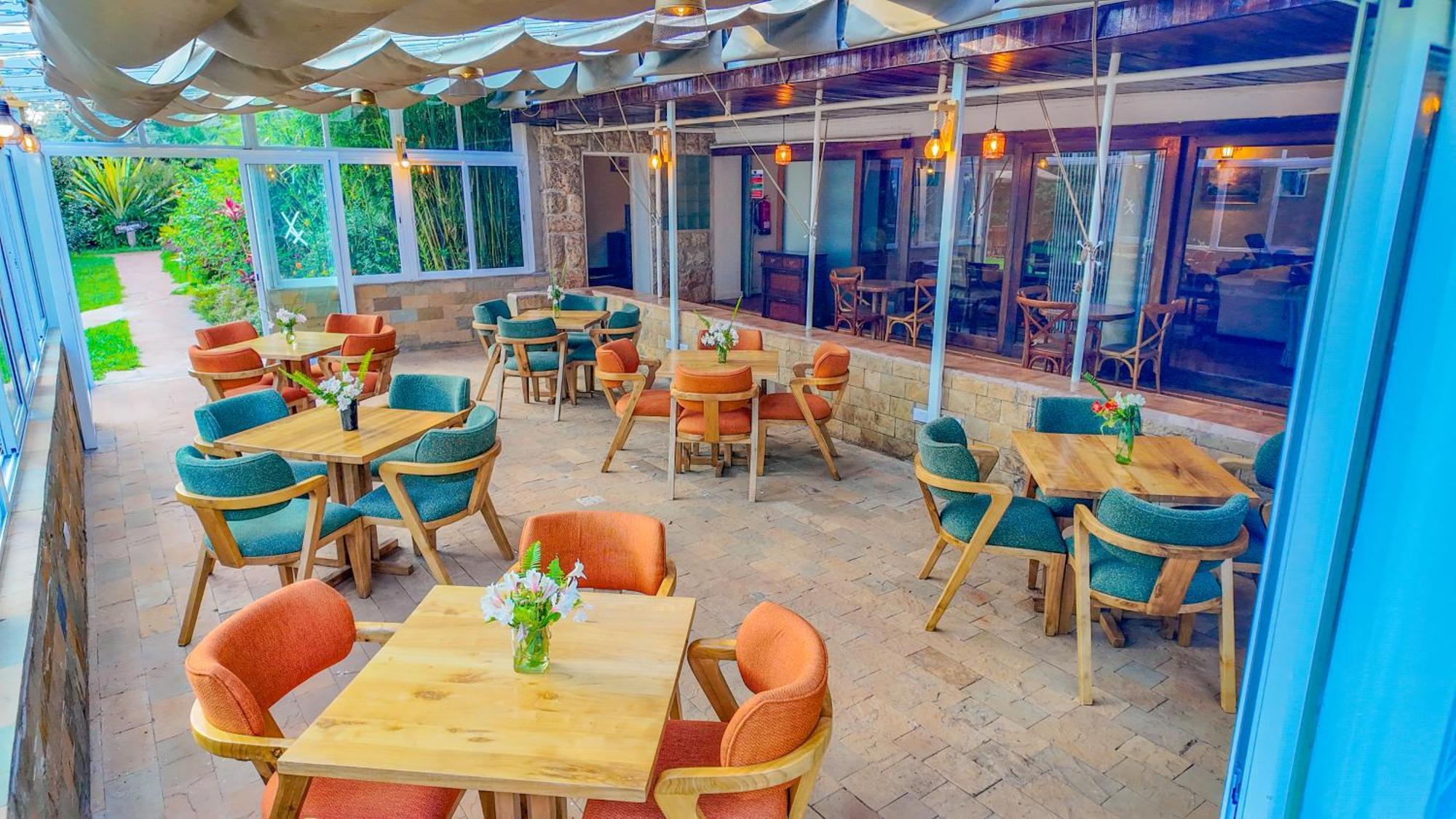 Zereniti House Hotel Muyaka ภายนอก รูปภาพ
